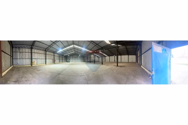 Bodegas 800 y 850m² muelle, seguridad perimetral