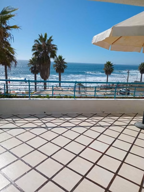 Feriados y fines de semana para  4 personas frente a playa amarilla