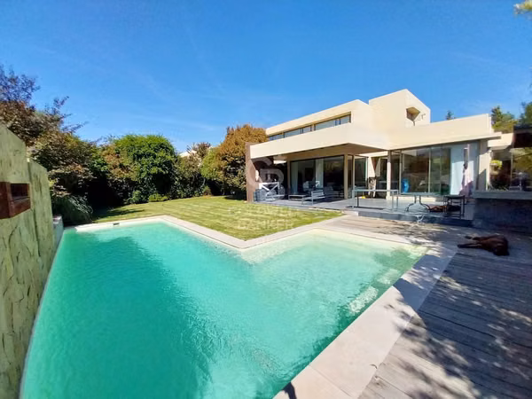 Condominio los Bravos con subterraneo