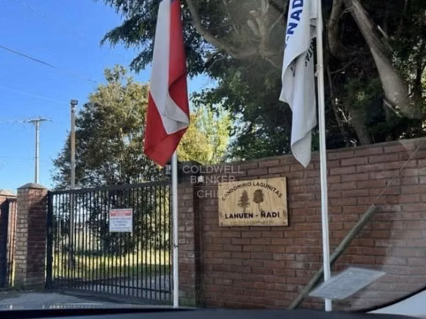 Parcela en Condominio Lagunitas/ Cerca de Aeropuerto.
