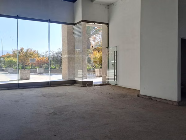 Local comercial con ubicación estratégica en Vitacura