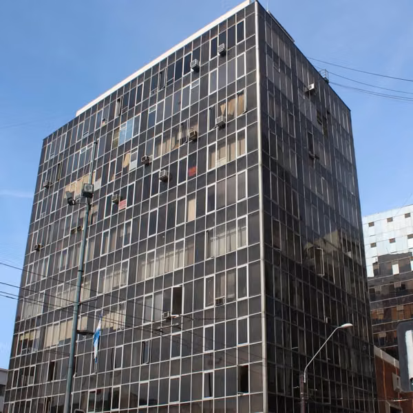 Amplia oficina en venta, ubicada a pasos de Plaza Sotomayor, Valparaíso