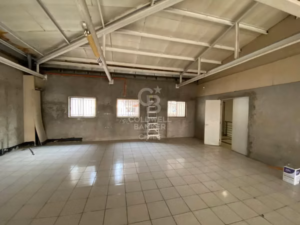 Local en tercer piso de galería comercial