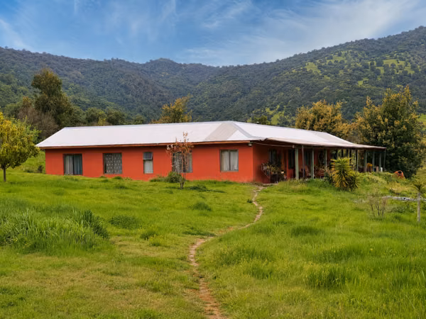 HERMOSA PROPIEDAD  DE 2 HECTAREAS  CON CASA EN PALQUIBUDI.