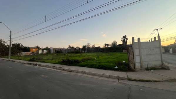 Se vende terreno en Villa Alemana. Valor 5.400 UF