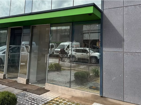 Bodega nueva con Oficina y Showroom