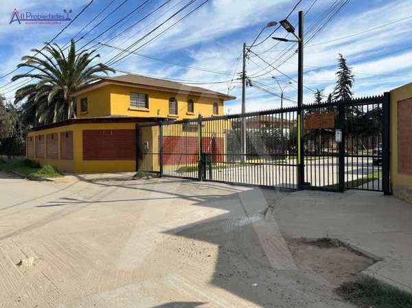 CASA EN VENTA UBICADA EN LA HERRADURA