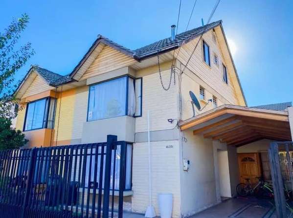 Casa 4 dormitorios y sala de estar, Ciiudad Sateli