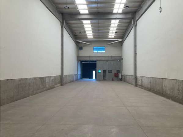Arriendo bodega de 430 m2 c/of en Sector Buenaventura.