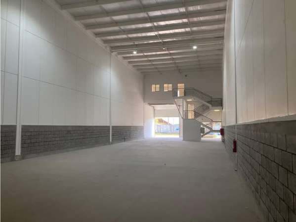 Arriendo bodega nueva de 490 m2 en Miraflores, Pudahuel.