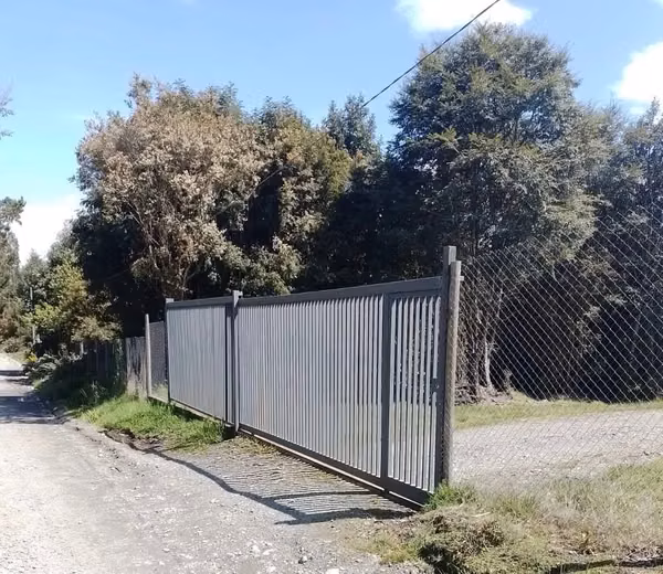 Casa amplia en parcela de 5.448 mts2 sector Panitao