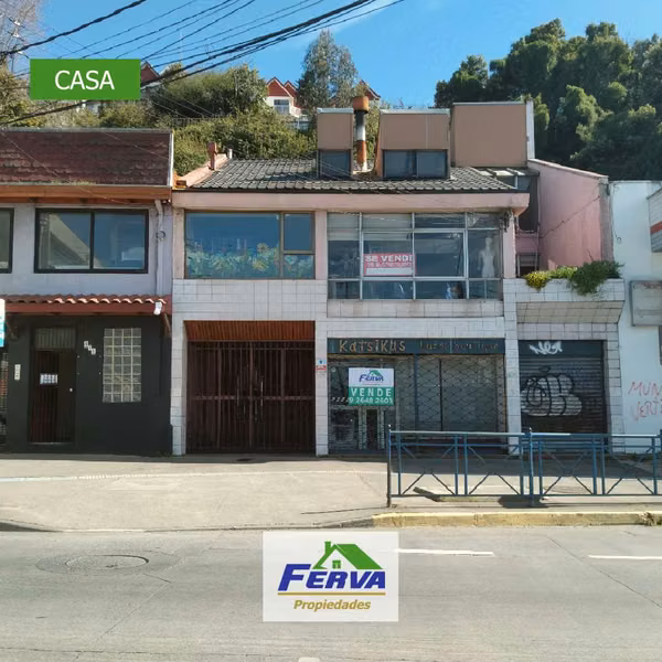 Se vende amplia casa y local comercial, Talcahuano centro