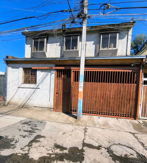 AMPLIA CASA EN CONCHALI (CONVERSABLE)