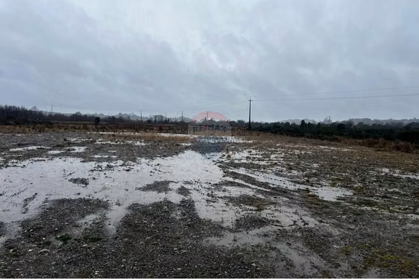 Se vende excelente parcela industrial trapen