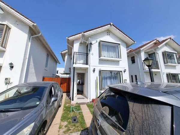 Casa 3 dormitorios, quincho, condominio