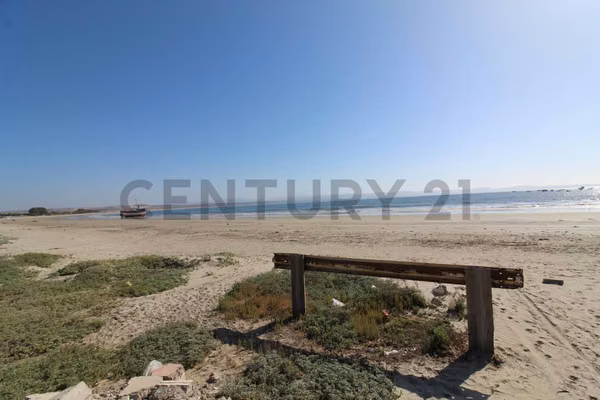 Se vende casa uso comercial sector Tongoy