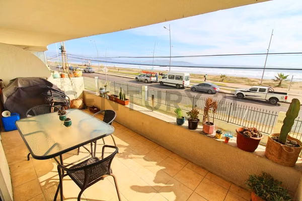 Se vende dpto 2D+2B  frontal al mar en La Serena