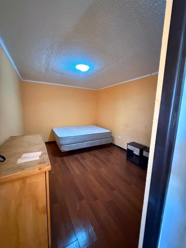 Habitación con baño privado centro La Serena