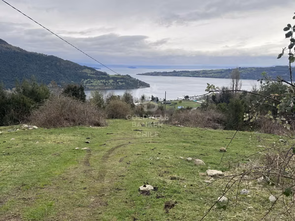 Parcela en Quimán: Vistas al Lago Ranco y Volcanes.
