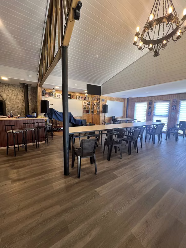 VENDE hermosa casa y bodega km 13, Puerto Aysen-Coyhaique.