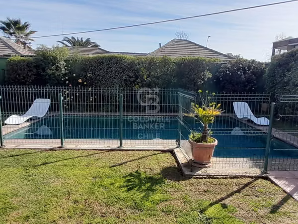 Oportunidad, casa con excelente ubicación.ID 33720