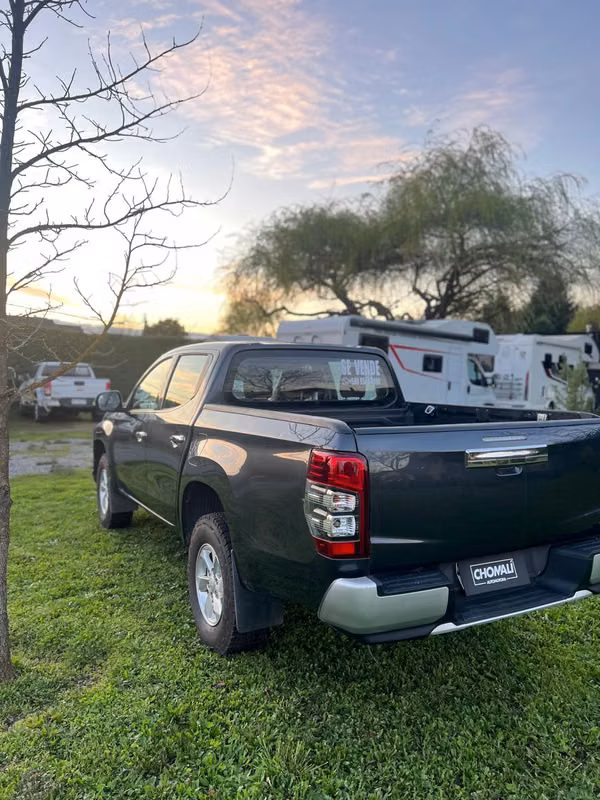 Mitsubishi L 200 Katana año 2022