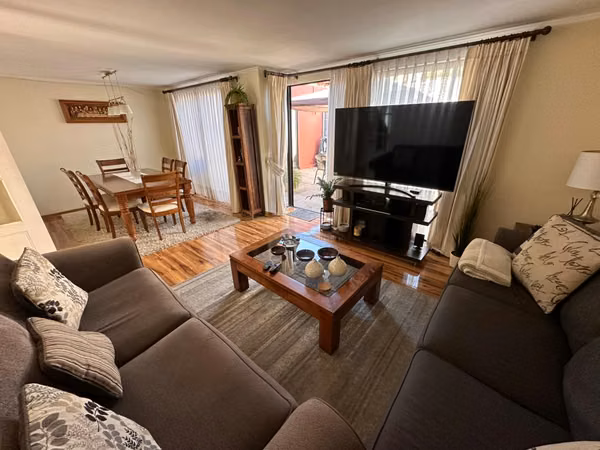 EN VENTA HERMOSA CASA EN MAIPÚ