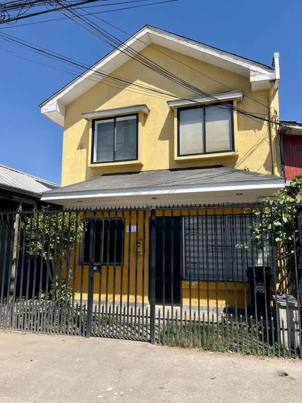 CASA AMPLIA REGULARIZADA 6 DORMITORIOS BUEN SECTOR QUILICURA