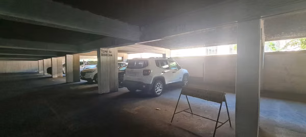Se vende estacionamiento ubicado en Moneda detrás de la Biblioteca Nacional
