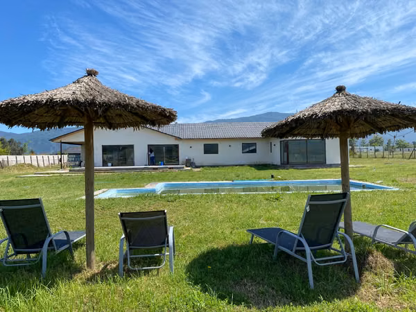 PLACILLA / Hermosa Parcela 5.000 mtrs2 Con Casa Y Piscina
