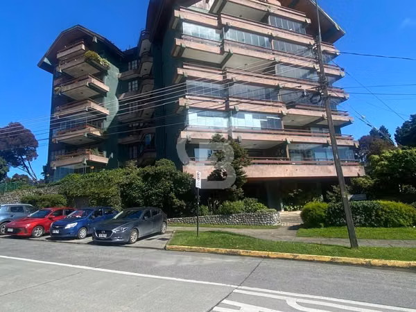 Departamento remodelado en Edificio Jardín del Lago
