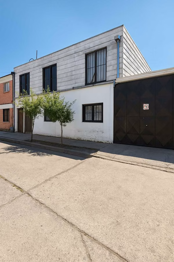 Casa con 2 viviendas y piscina – ideal inversión Cerro Navia