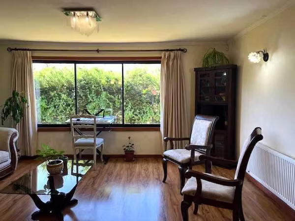 Casa y Quincho, en Condominio Las Mariposas (127013)