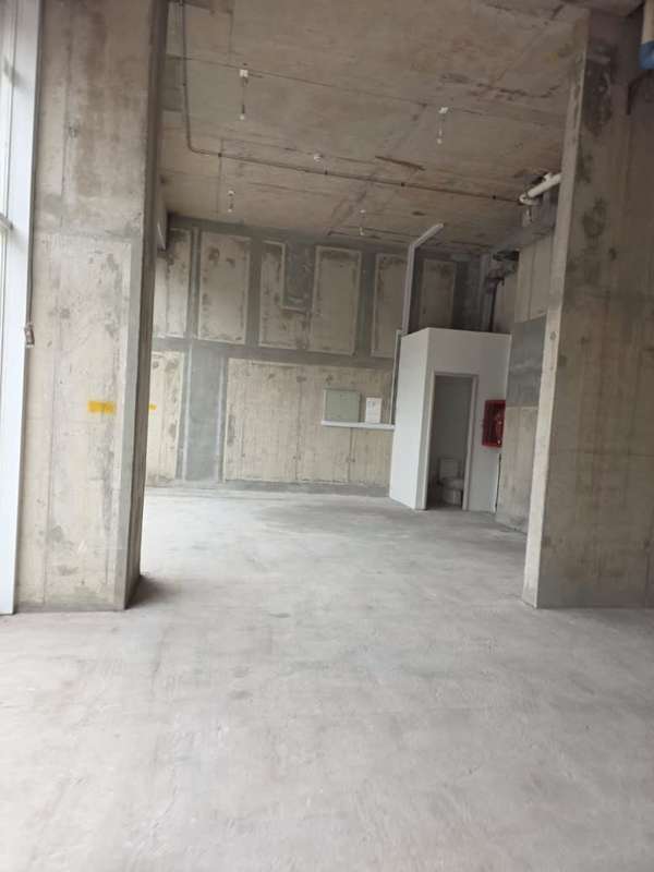 Se arrienda espectacular local comercial