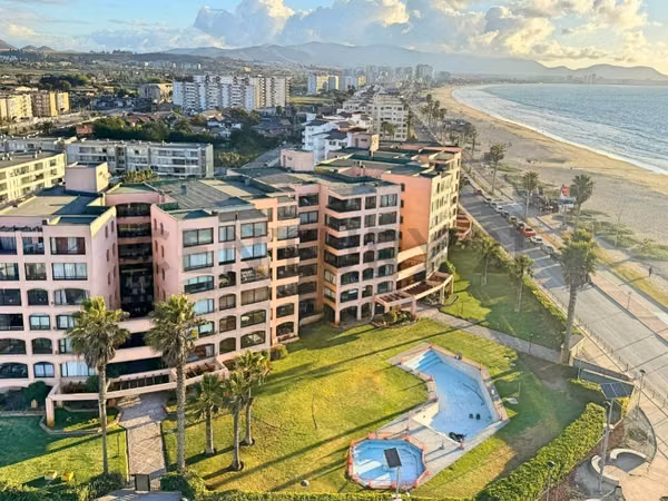 Venta departamento en primera línea en Avenida del Mar