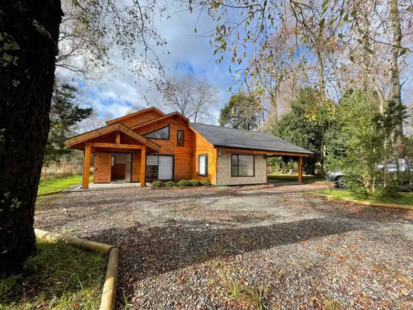 Casa en venta c/ estacionamiento en Jardines del Claro