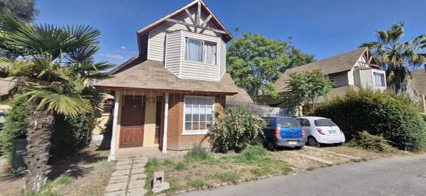 ¡CASA EN PEÑAFLOR: 3D/2B //  3400 UF!