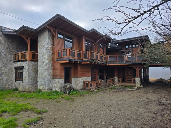 Amplia Casa en Los Lagos