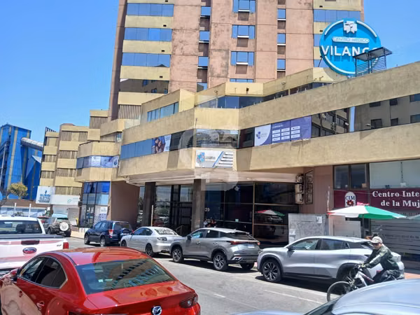 Oficina amplia  en Edificio Obelisco