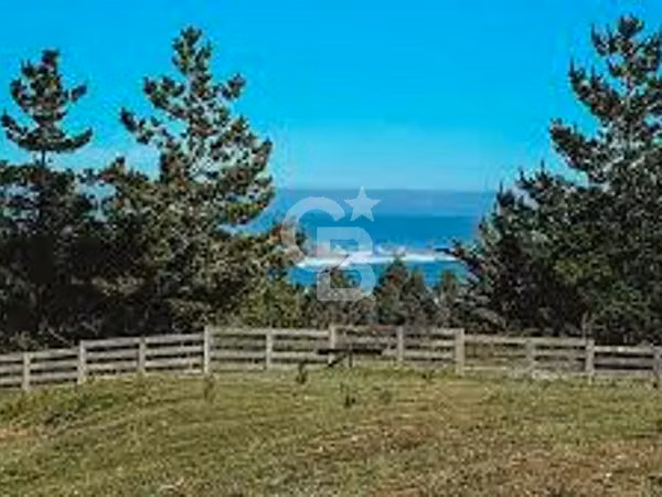 Construye tu Refugio en Pichilemu: Naturaleza y Surf