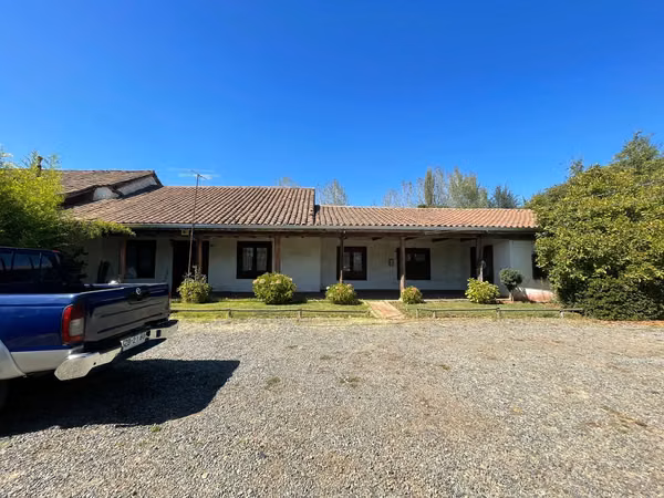 CASA+ LOCAL EN PARCELA EN COLBÚN