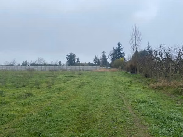 QUEDAN SOLO 2  SITIOS ZAPALLAR A 5 KM DE CURICO