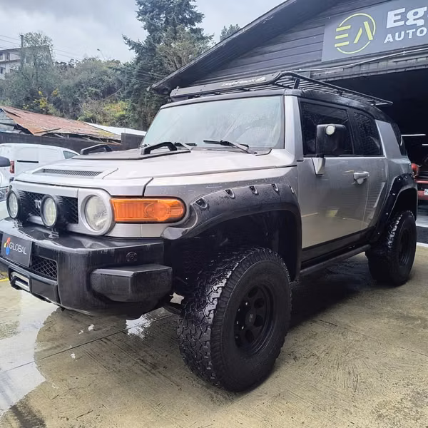 TOYOTA FJ CRUISER 2012