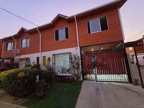Hermosa y Amplia Casa Condominio Los Naranjos