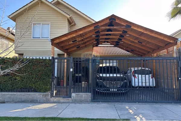 Moderna  casa en  venta en larapinta , lampa