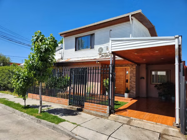 VENDEMOS CASA UBICADA EN CURICO VILLA GALIELA
