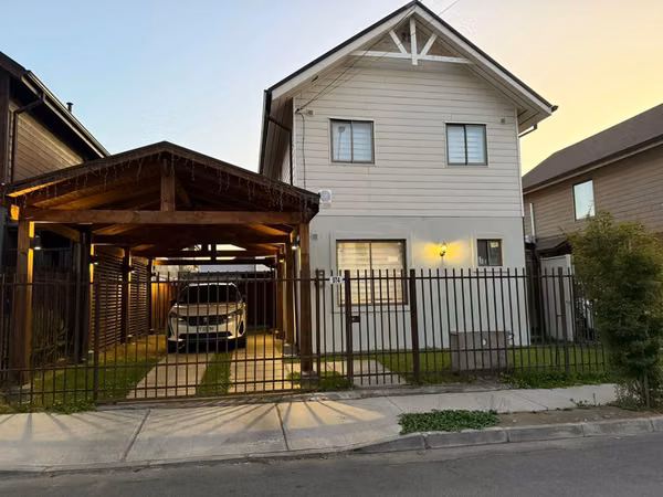VENDEMOS CASA UBICADA EN VIÑEDOS DEL BOLDO, CURICO
