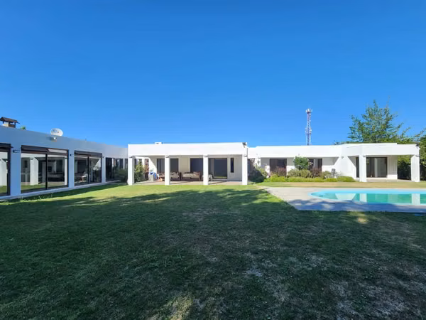 CASA Condominio Santa Sarita