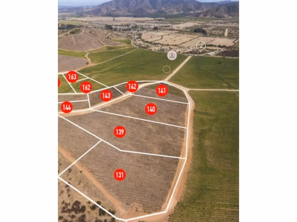 PARCELA EN VENTA! en "Hacienda Casablanca" 5553m2/ acceso controlado/luz/agua/con rol propio