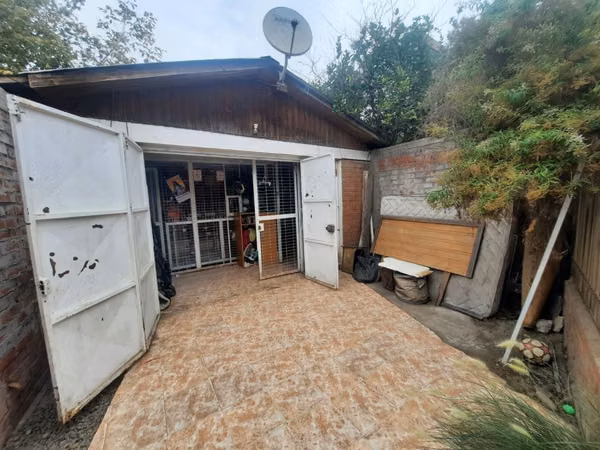 Grace Kelm Vende Casa Con Local comercial /2 dorm 1 baño en Maipú